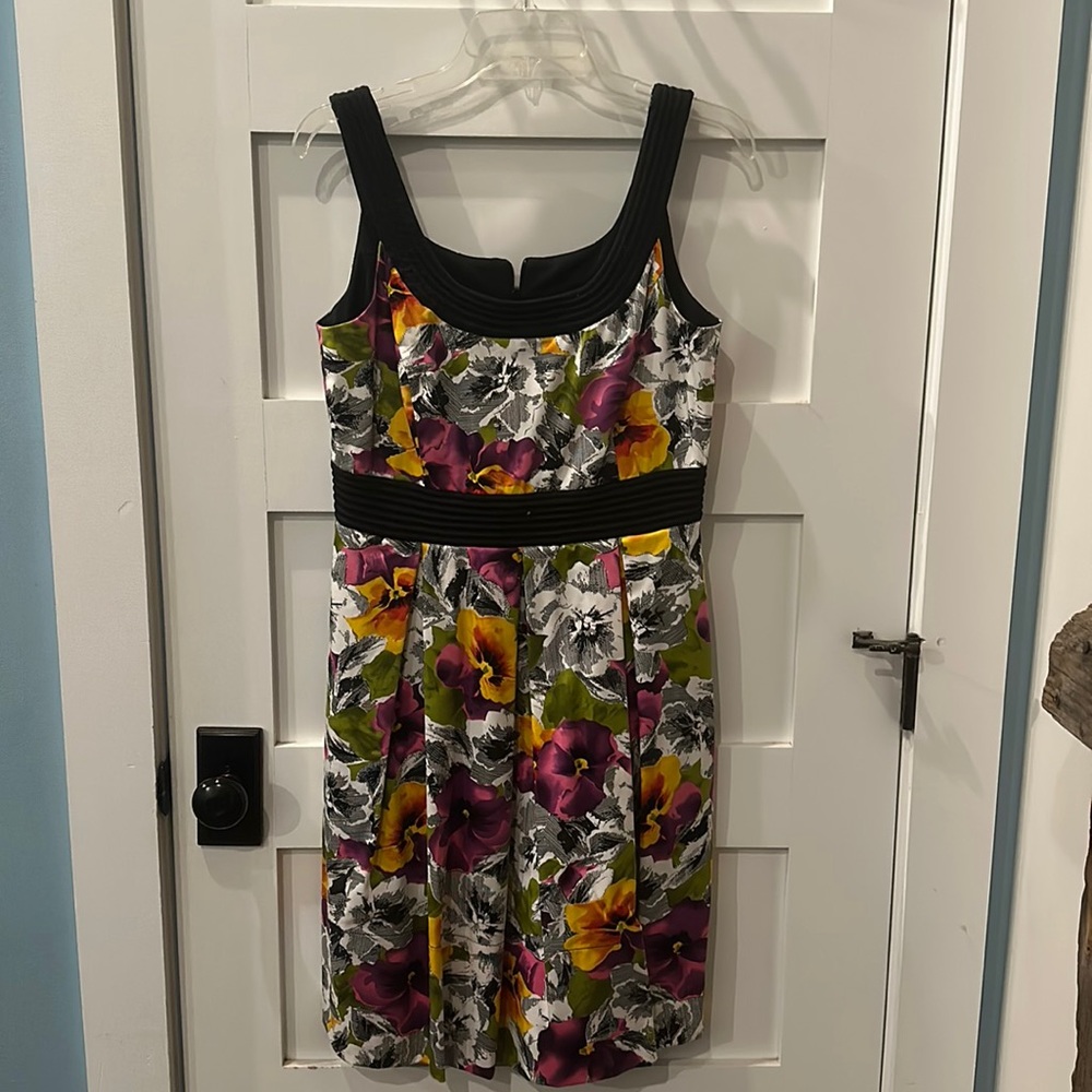 Donna Ricco size 8